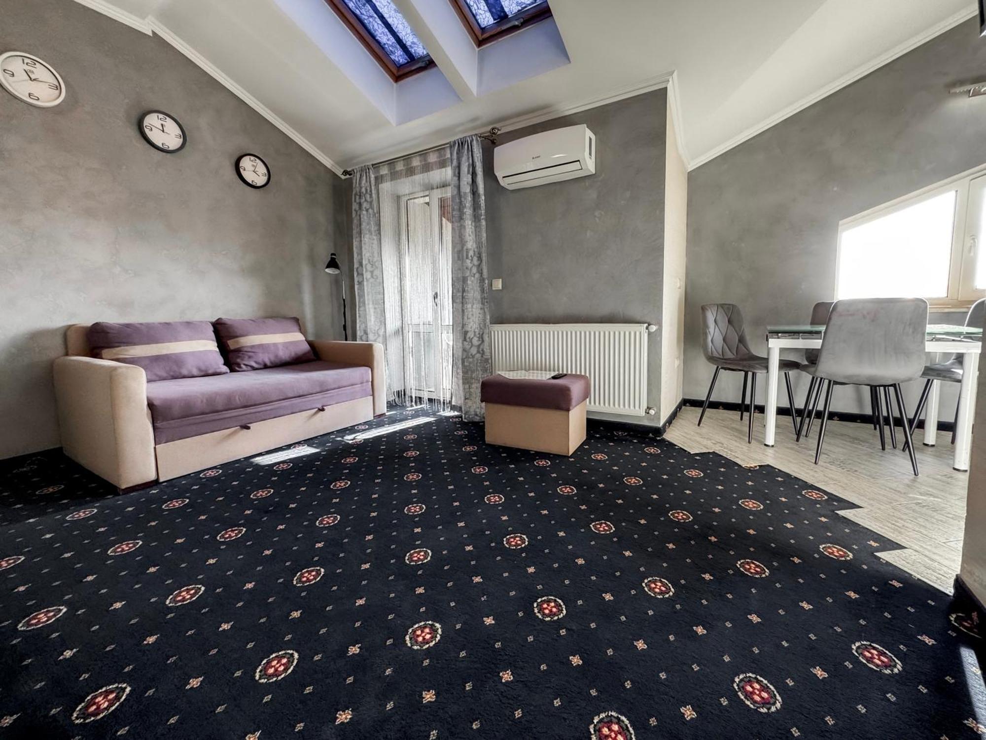 Apartments On Zaliznychna 49 Ivano-Frankivsk Buitenkant foto
