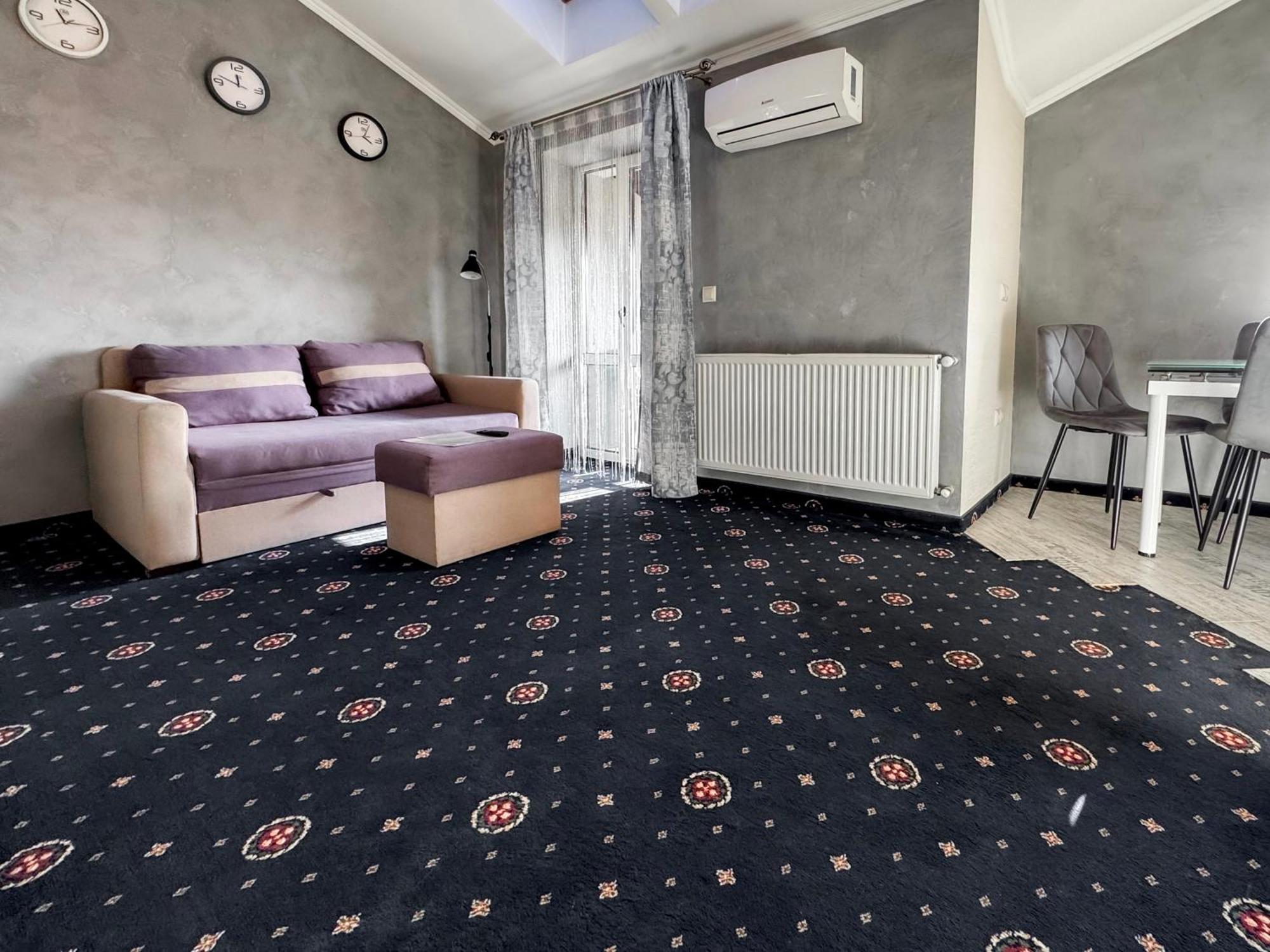 Apartments On Zaliznychna 49 Ivano-Frankivsk Buitenkant foto