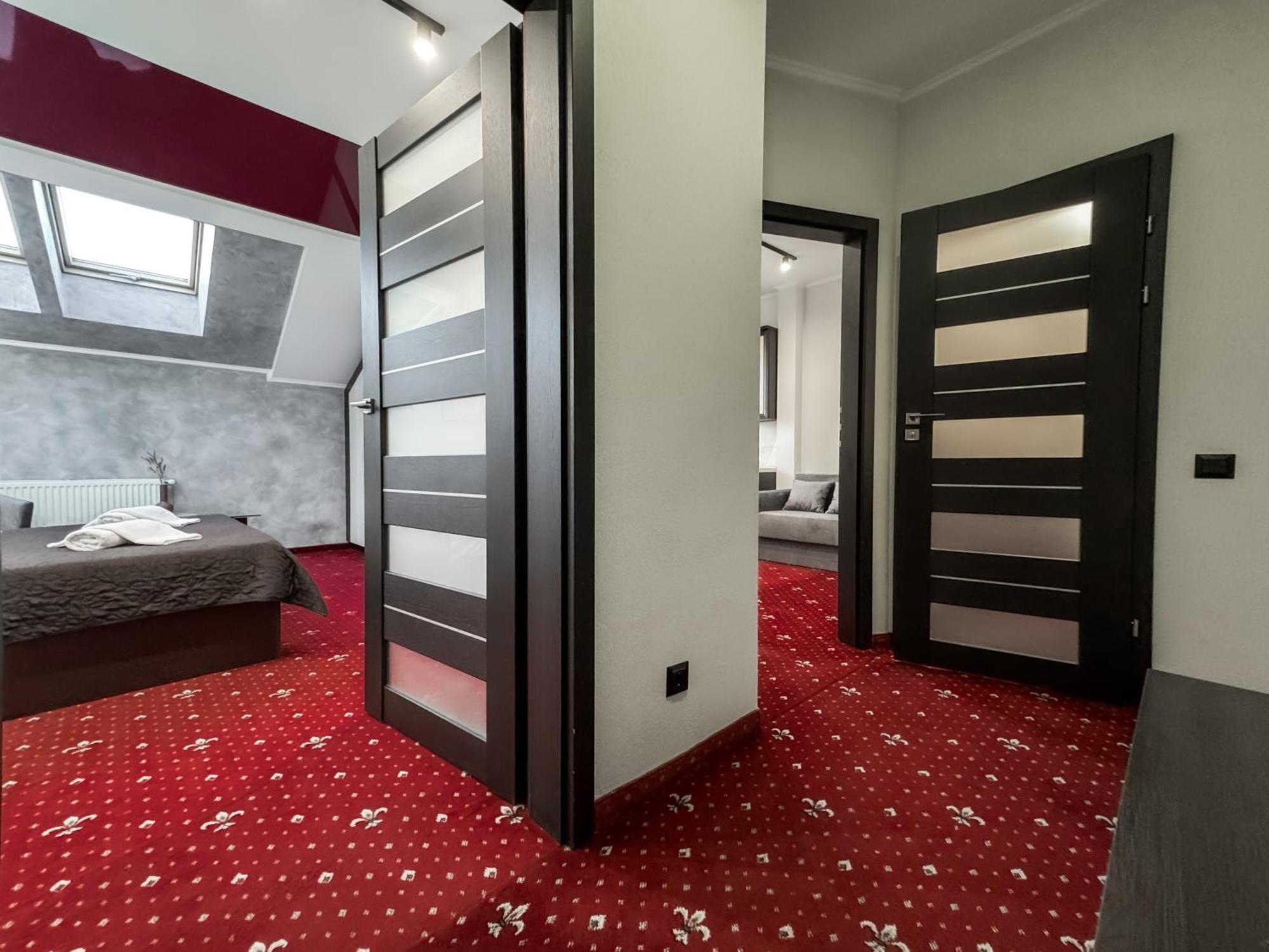 Apartments On Zaliznychna 49 Ivano-Frankivsk Buitenkant foto