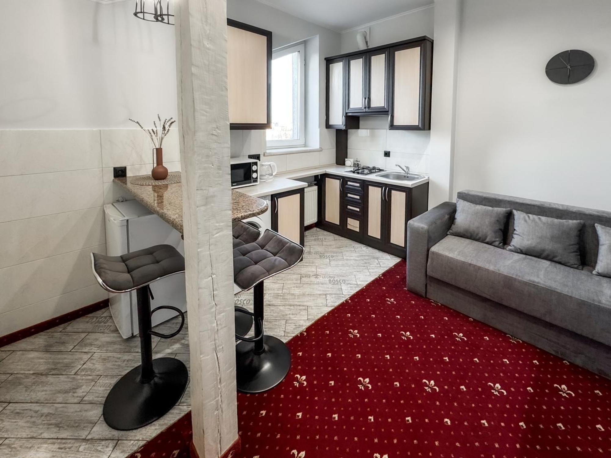 Apartments On Zaliznychna 49 Ivano-Frankivsk Buitenkant foto