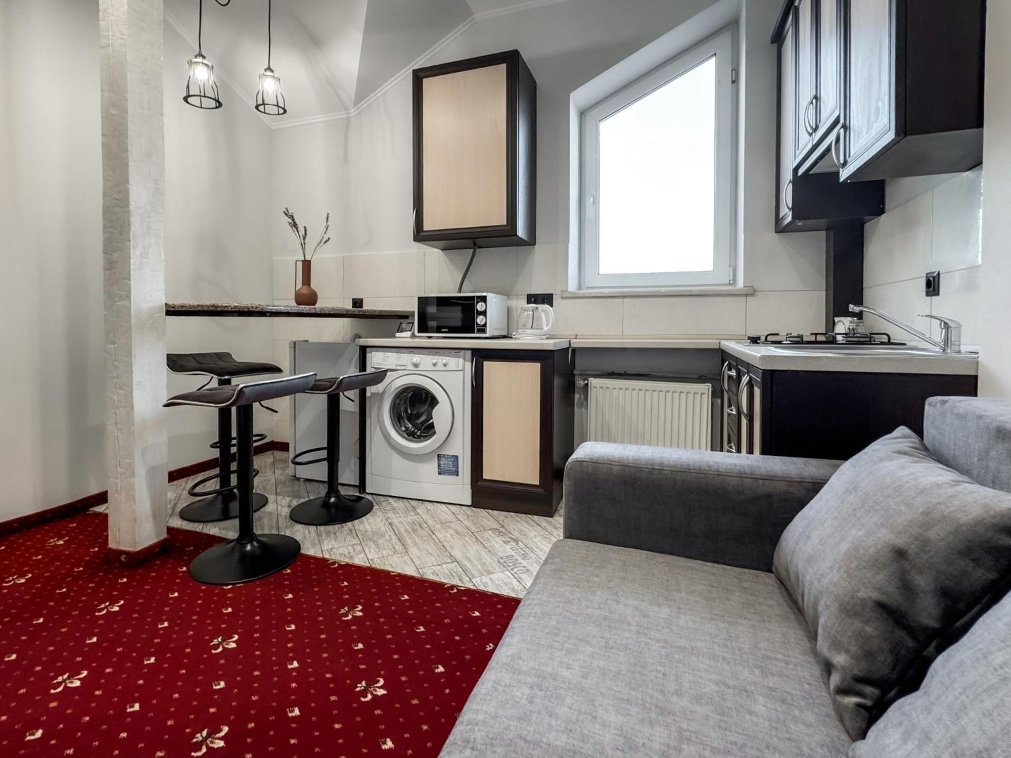 Apartments On Zaliznychna 49 Ivano-Frankivsk Buitenkant foto