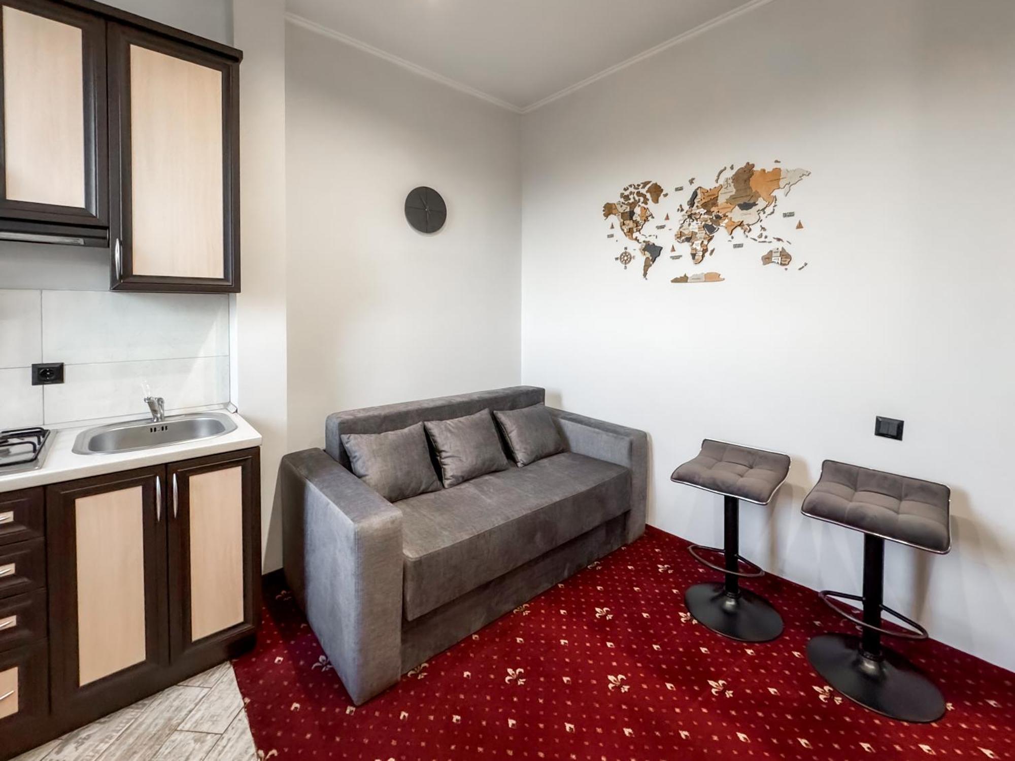 Apartments On Zaliznychna 49 Ivano-Frankivsk Buitenkant foto