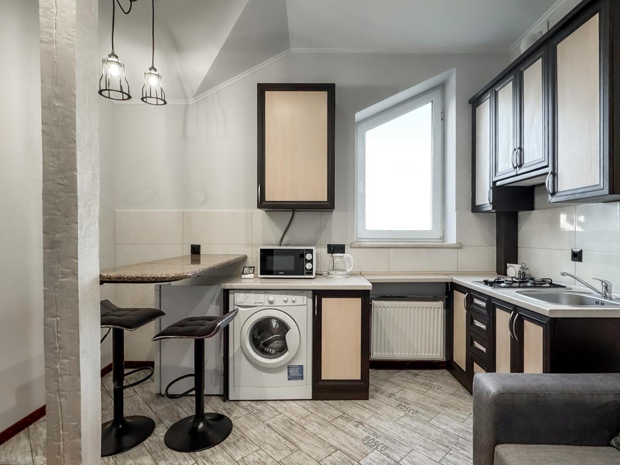 Apartments On Zaliznychna 49 Ivano-Frankivsk Buitenkant foto